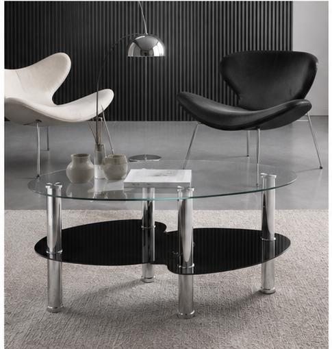 Table basse ronde en verre et fauteuils design dans un salon contemporain