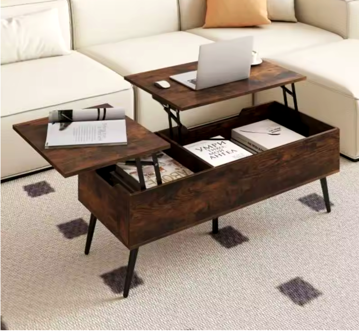 Table basse relevable Kadria avec deux plateaux ouverts et ordinateur portable dans un salon beige