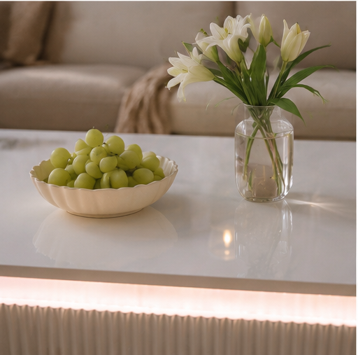 Table basse rangement Lumeo plateau laque blanche bandeau LED chaleureux