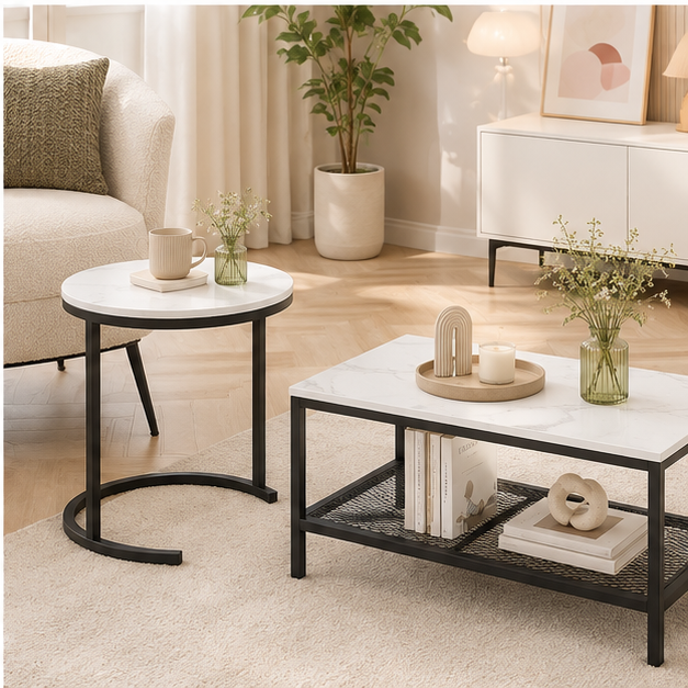 Table basse et table d'appoint Novara séparées près d'un fauteuil